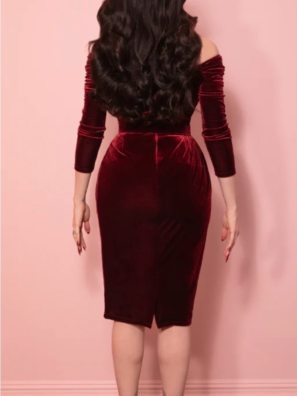 STARLET WIGGLE DRESS IN BURGUNDY VELVET - Picture 2 of 6
